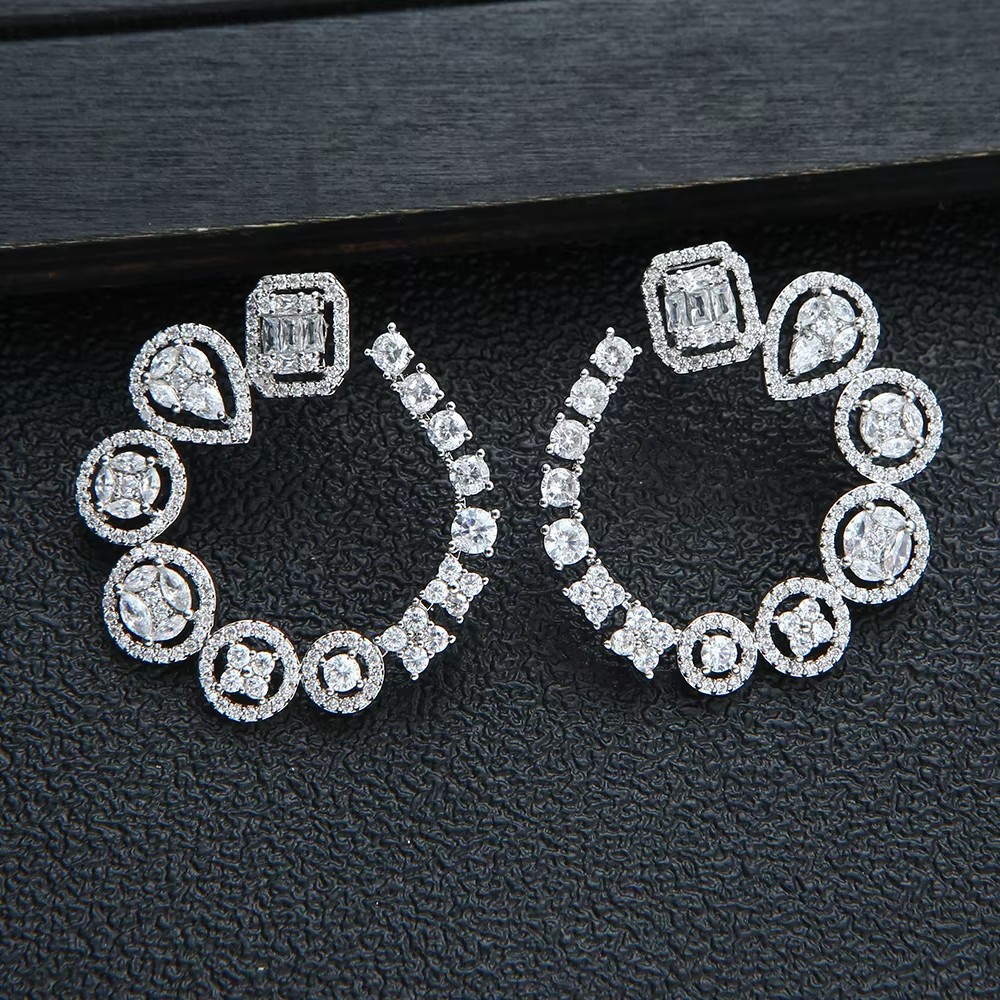 Роскошные круглые серьги-гвозд – обзор и цена Women Accessories Dubai